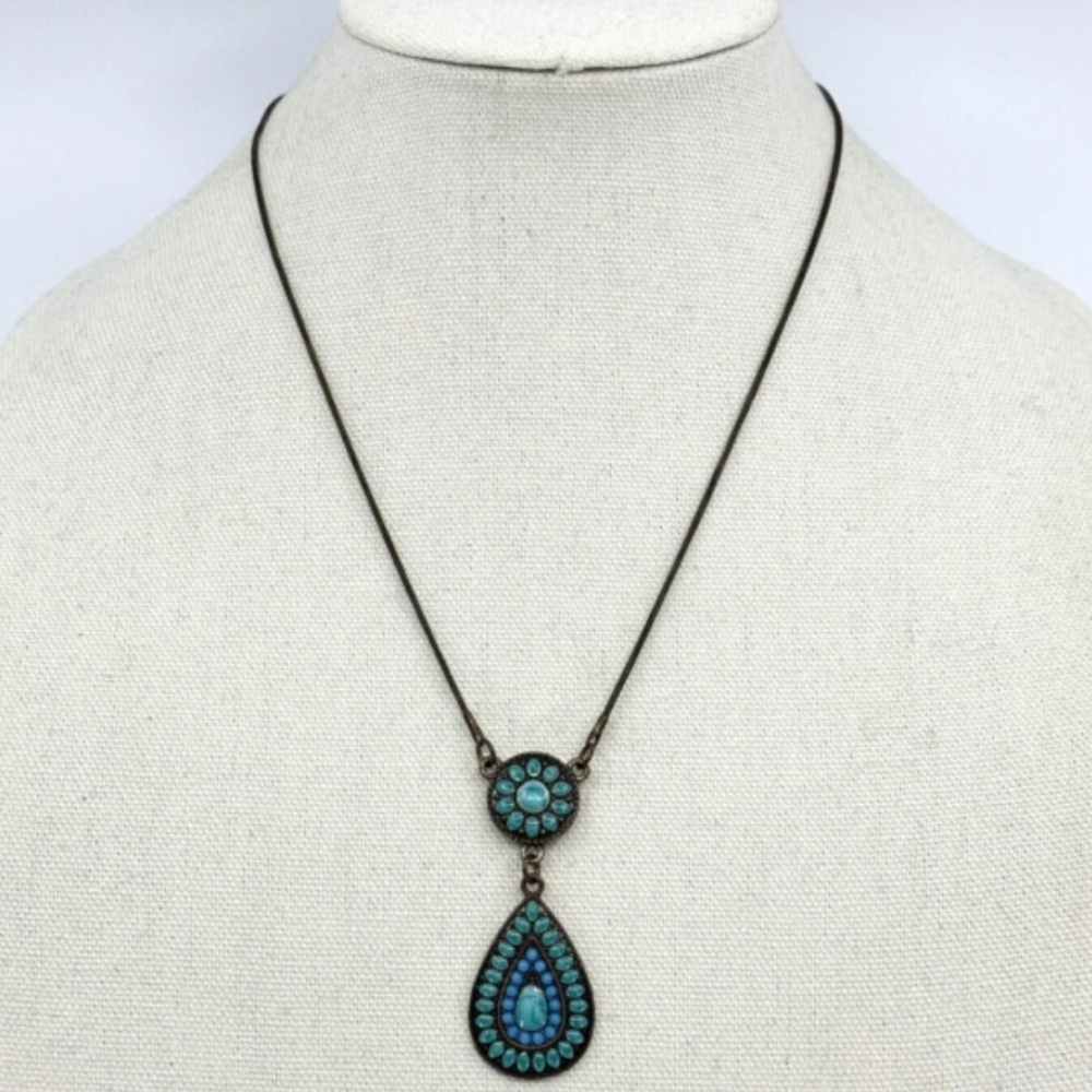 Claire's Turquoise Teardrop medallion necklace
